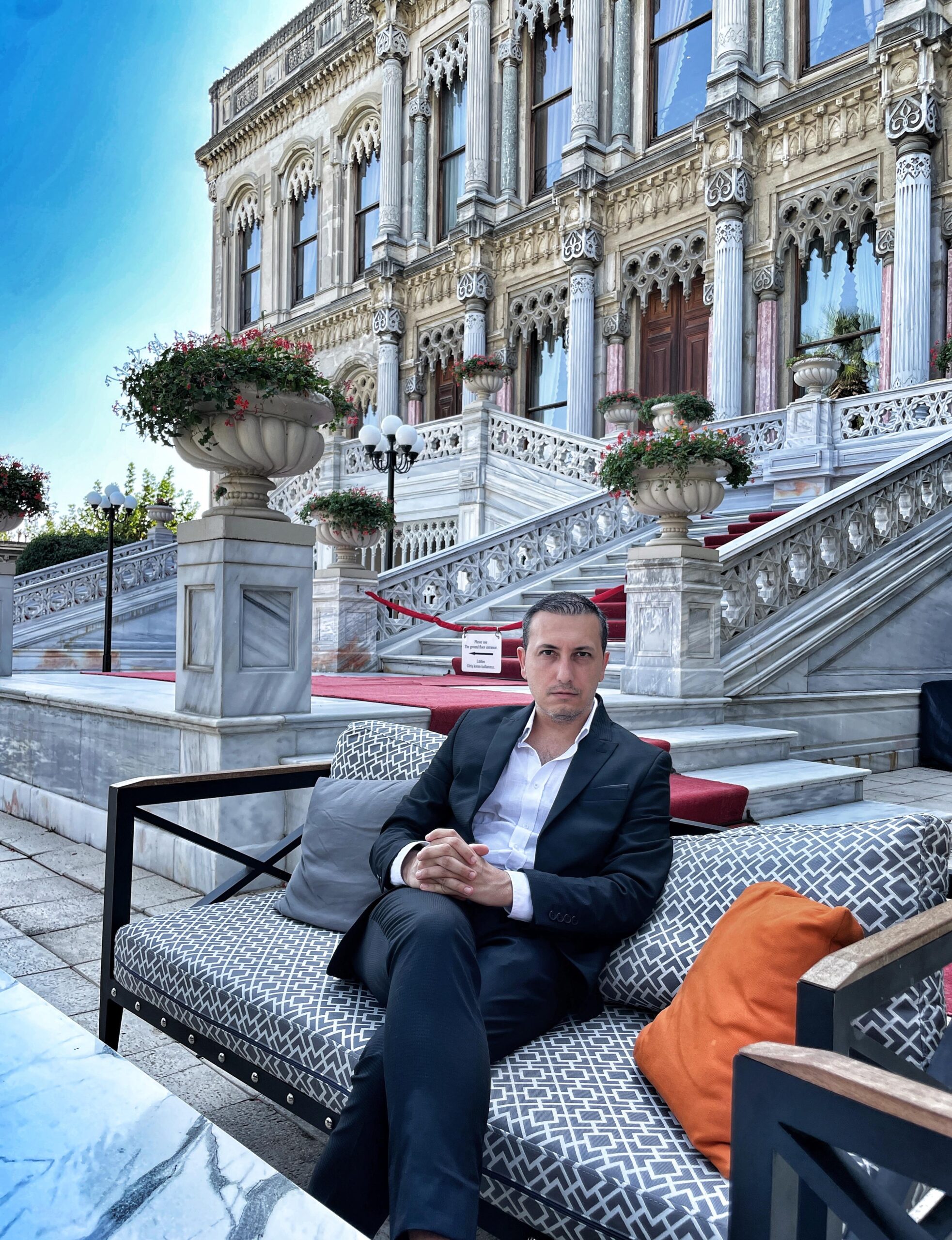 Arama Bitmedi, Sadece Şeklini Değiştiriyor: 2025’te Dijital Pazarlamanın Yeni Oyunu