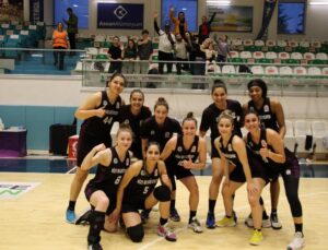 Rize Belediyesi Kadın Basketbol Takımı yarı finalde ilk maçını kazandı