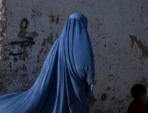 Afganistan’da burka zorunluluğu