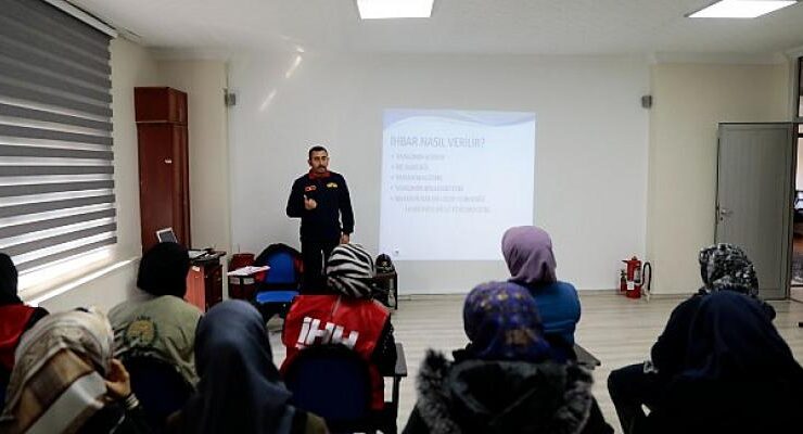 Nevşehir Belediyesi İtfaiyesinden Gönüllü Kadınlara Eğitim